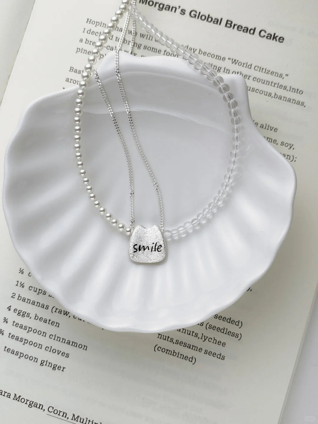 银饰平铺ins氛围感拍摄?