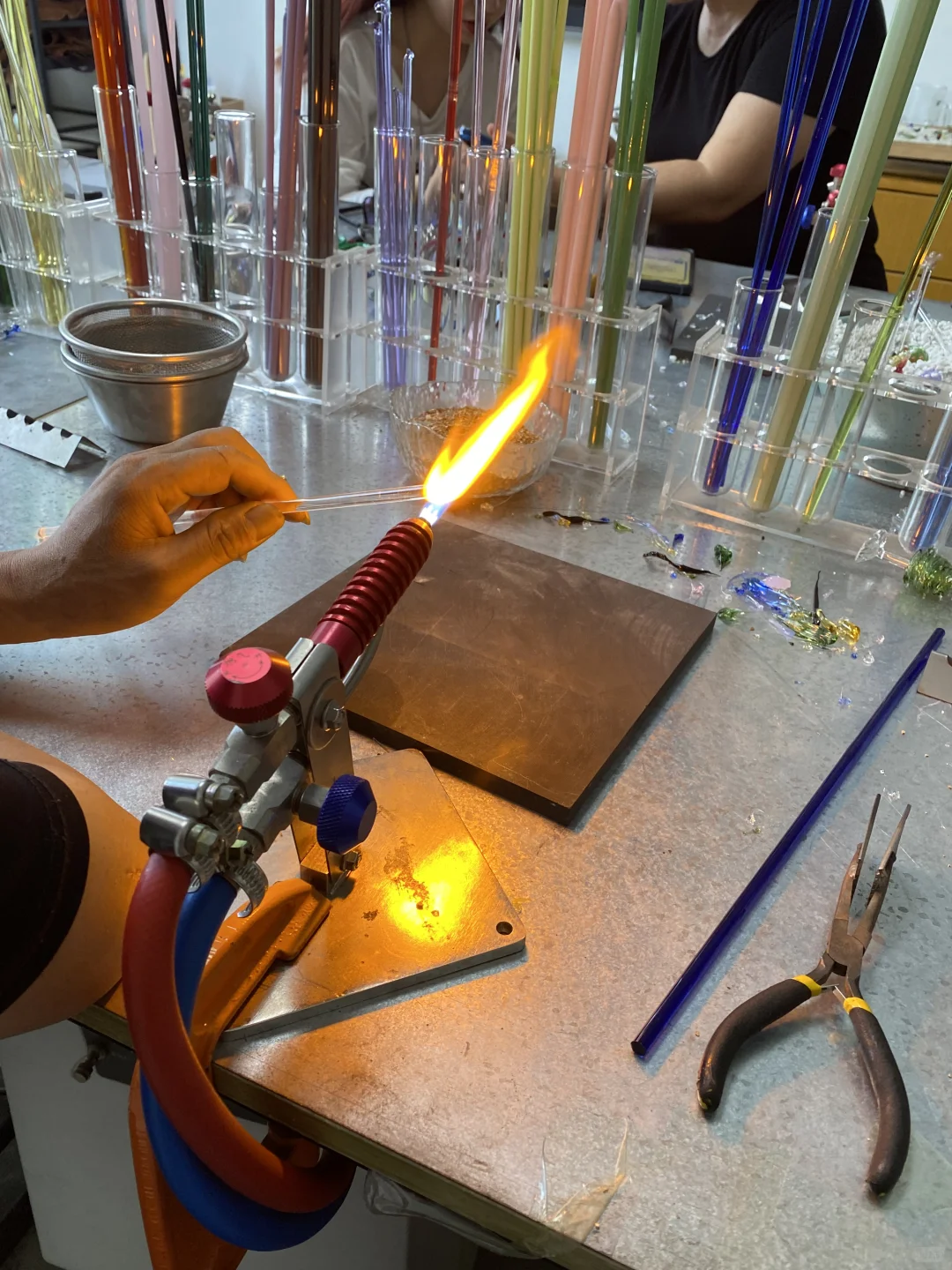 在景德镇，烧玻璃