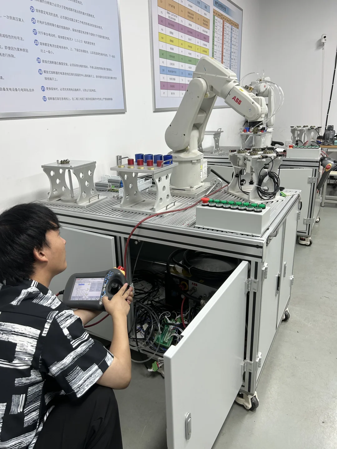 工业机器人专业课现场教学机器人！