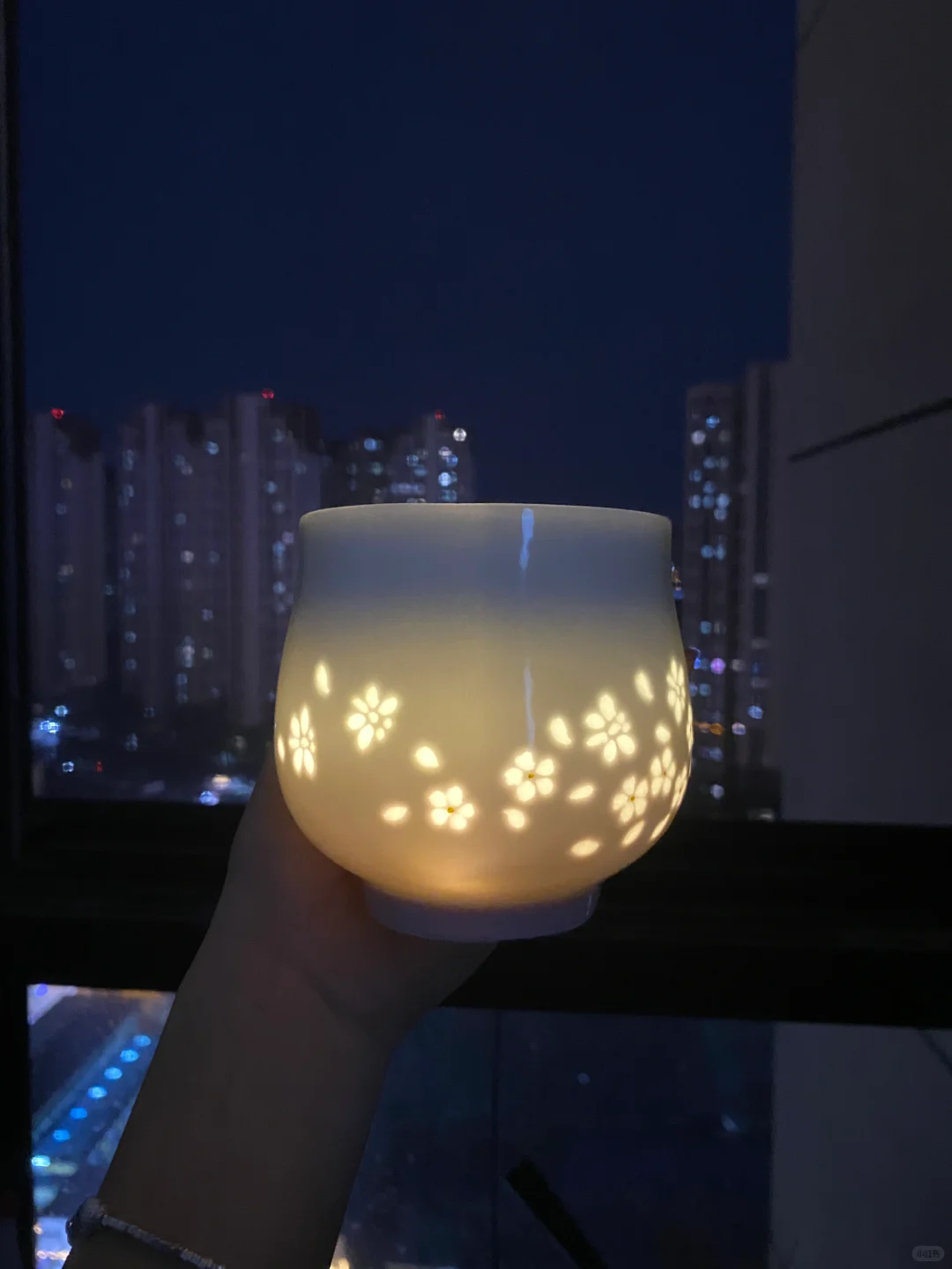 朋友从景德镇带来的杯子我超爱，