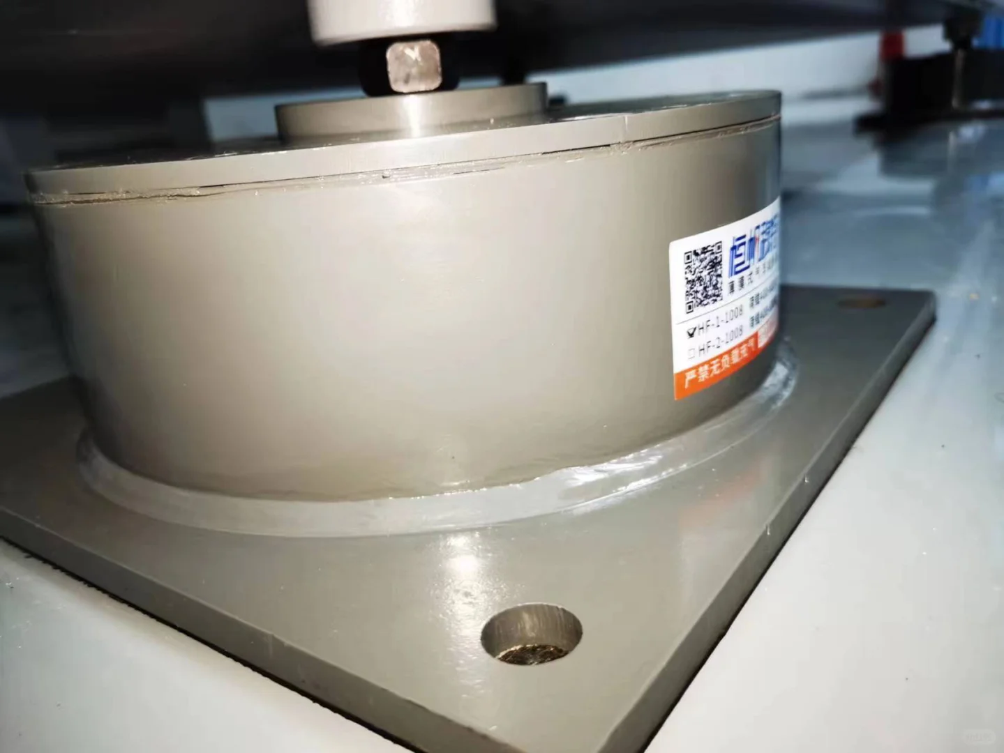 精密仪器隔振秘诀就是他——薄膜式气浮减振器