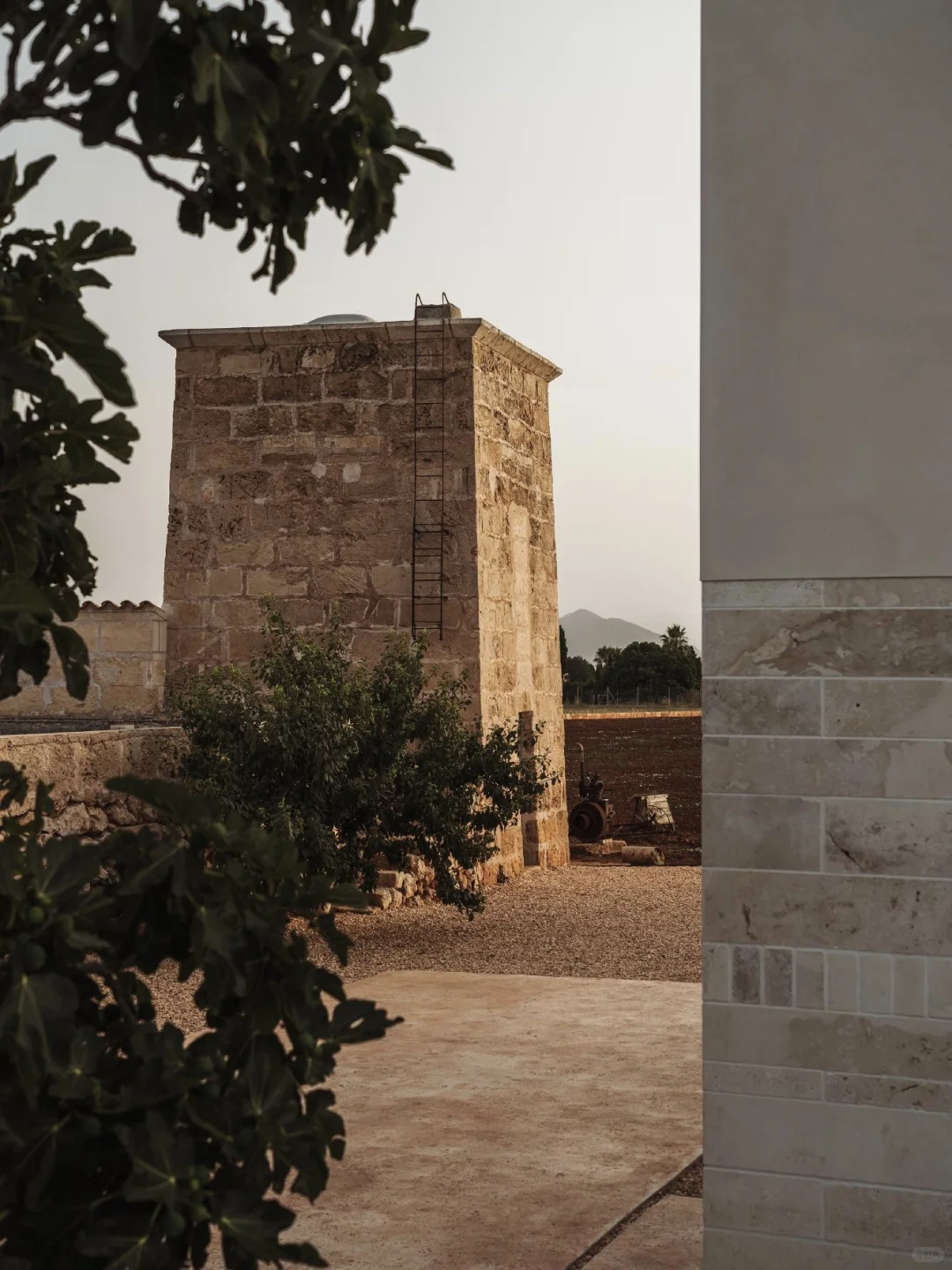 乡野美学｜把建筑隐入泥土，与土地重修旧好