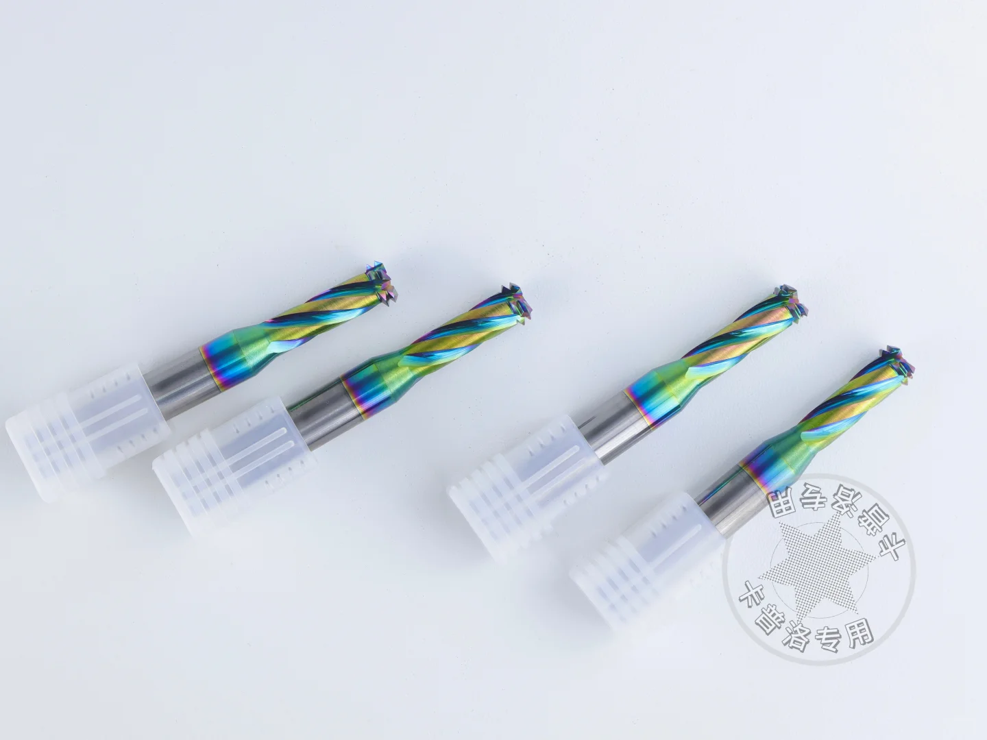 钻铣倒角全能的免打底孔螺纹铣刀