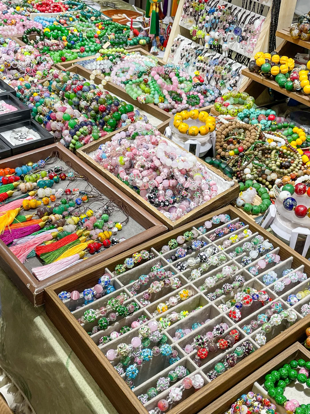 被这里的珠子美晕了?淄博陶瓷琉璃大观园