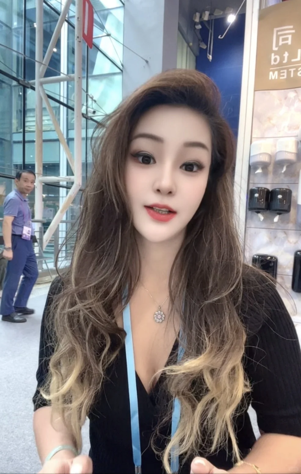 广交会二期撤展中…