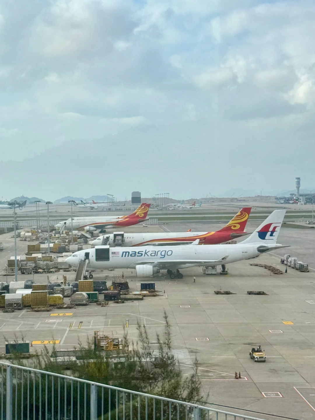 交换一张你在航站楼里拍的飞机✈