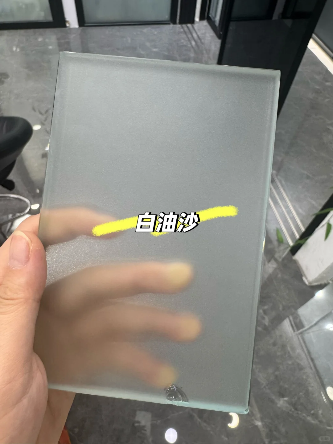 ?厨房玻璃门怎么选，别再傻傻分不清