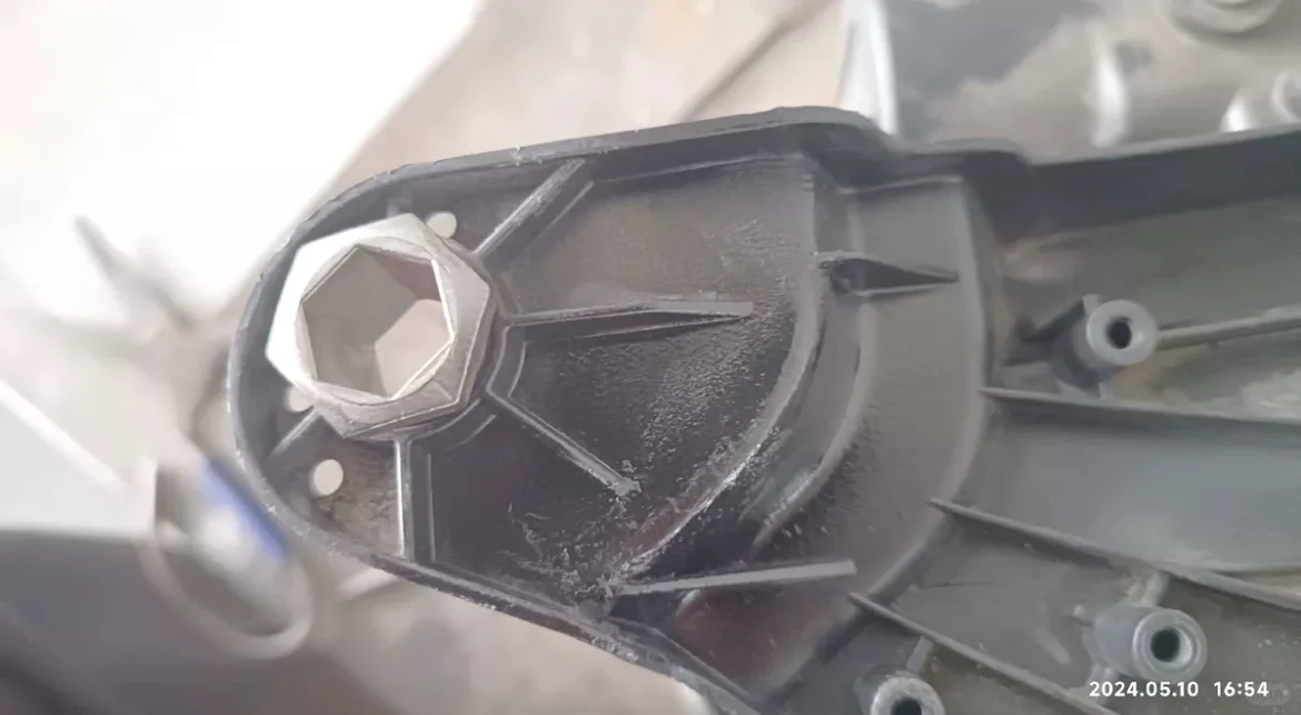 汽车大灯断脚、破洞焊接、塑料件修复