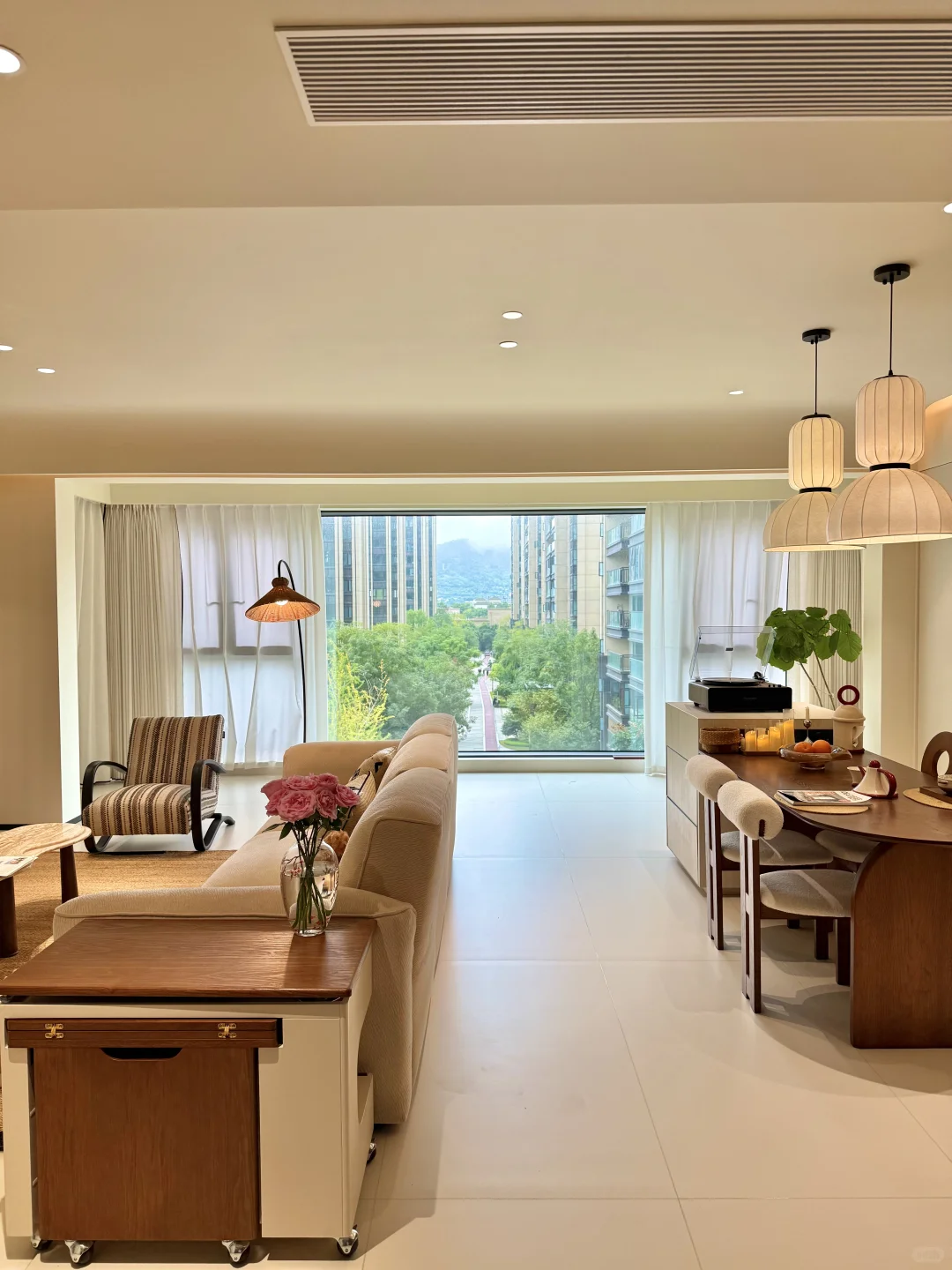 朋友来参观我家后说，难怪我不爱出门。。。