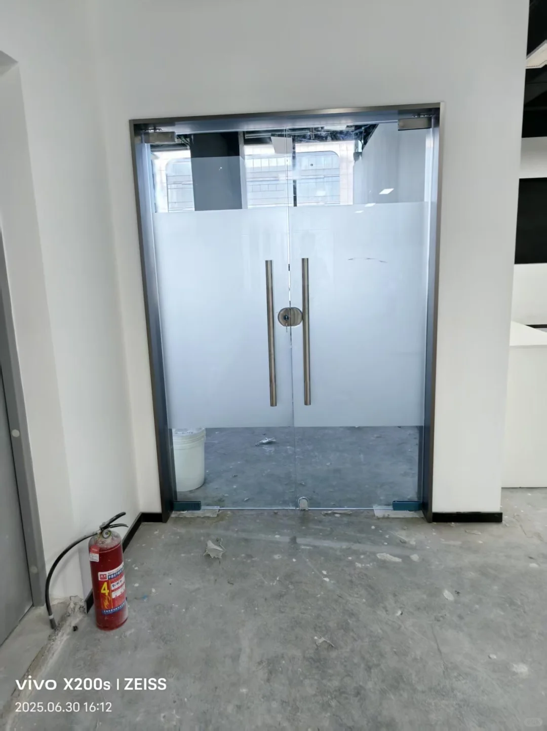 四川成都厂家直销办公室玻璃隔断墙