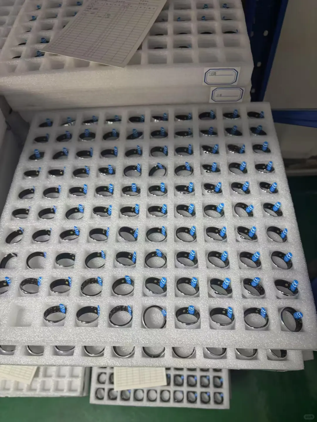 自家工厂制造智能戒指，车间随拍