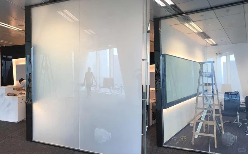 佛山调光玻璃定制它如何实现变色采光切换