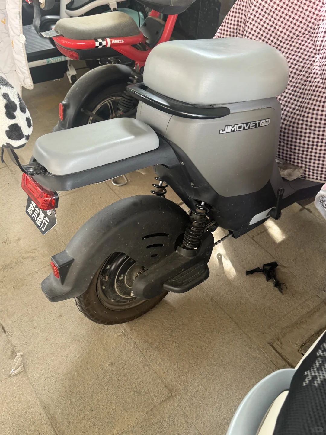 ?电动车警报器在哪里呀？