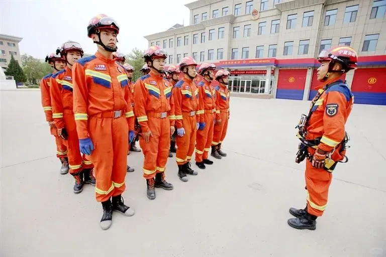 从早到晚!“蓝”朋友的一天