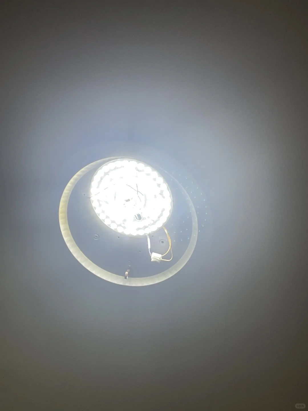 恭喜这位女宝！成功会换LED灯！怒省100多