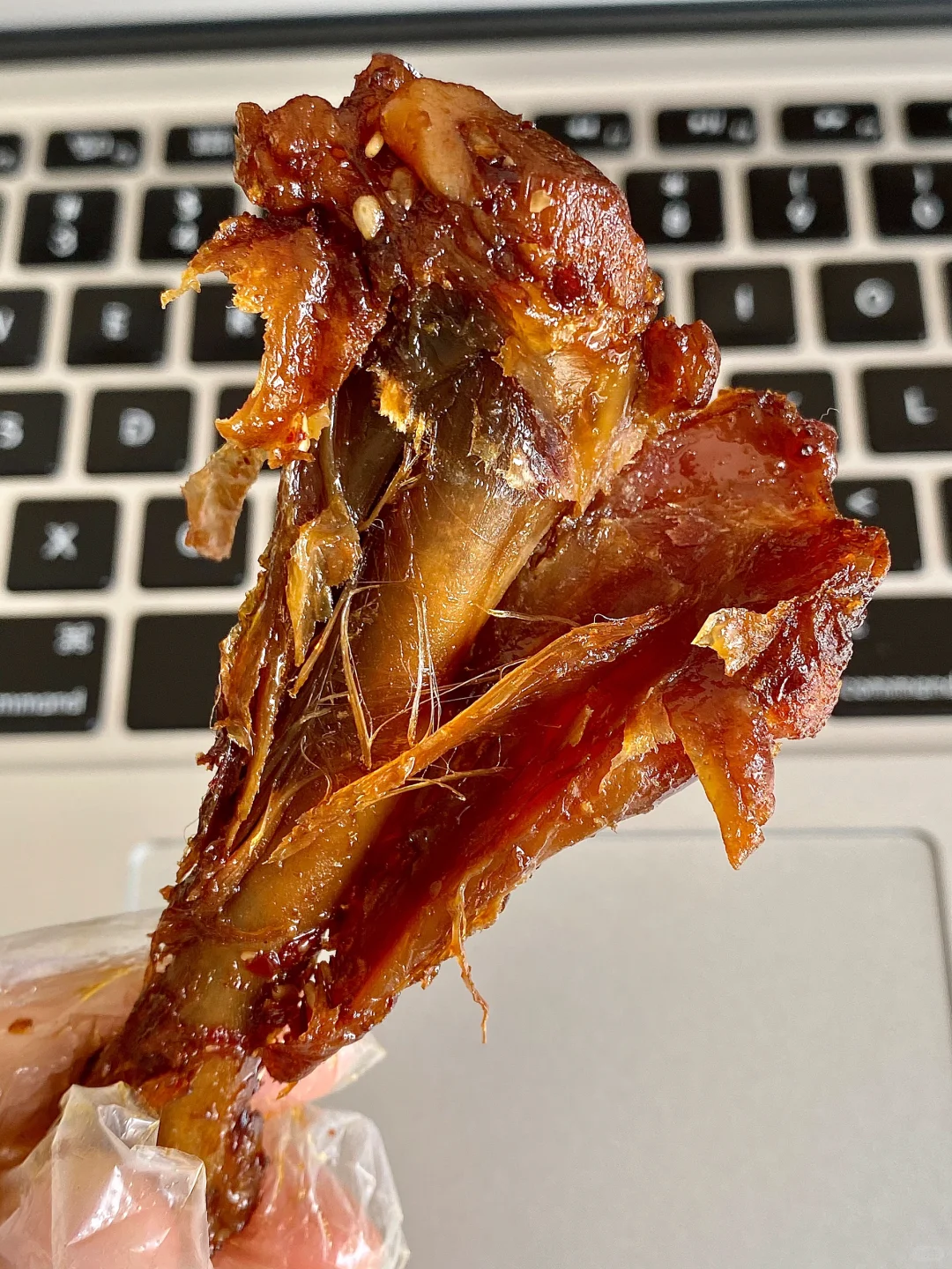 同事随手递过来的。。真的好吃破防了?！！