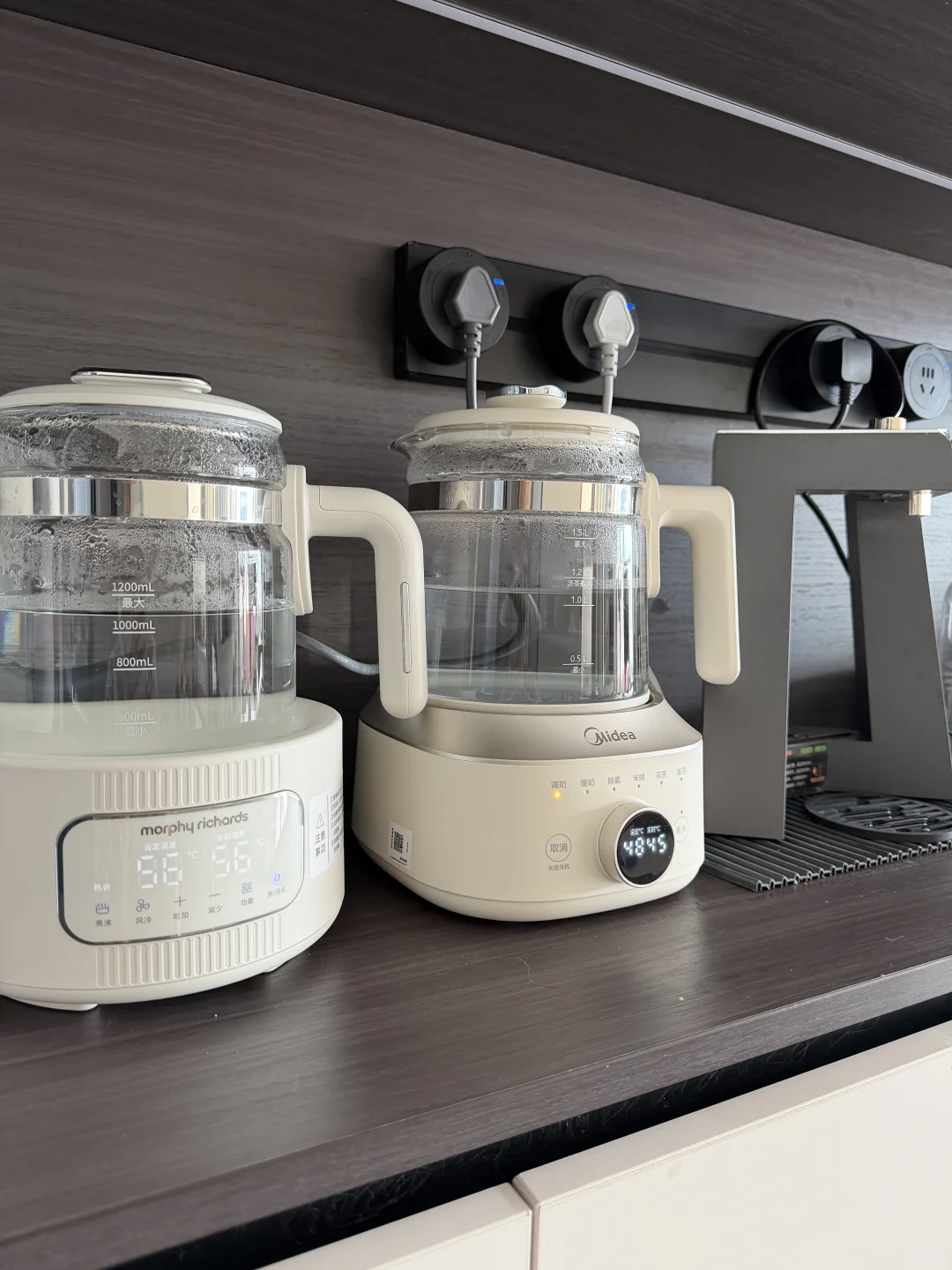 摩飞vs美的母婴全玻璃恒温壶