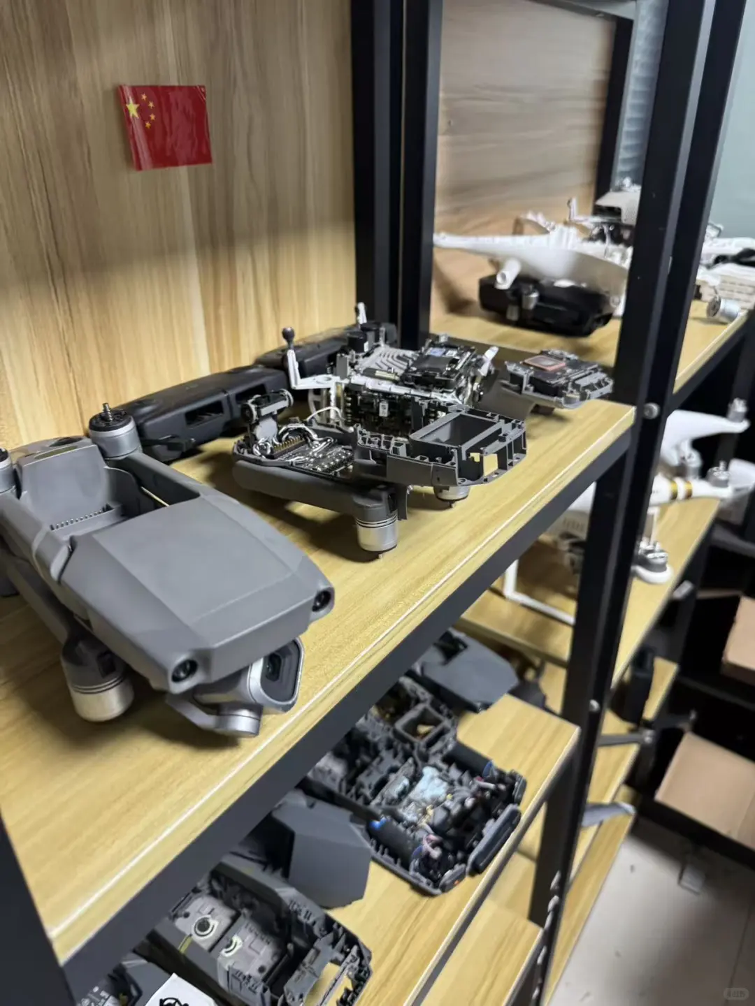 这是一家关于无人机维修无人机店