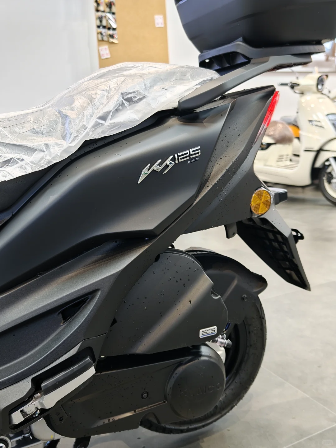 前后碟刹abs+tcs的125属实不多见