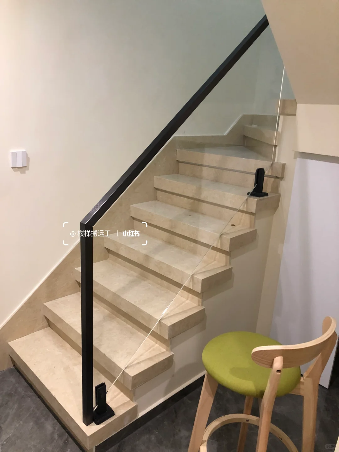 超香的350一米玻璃扶手