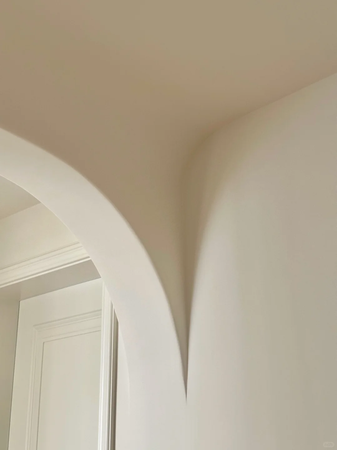 牛奶白闭眼刷！低楼层乳胶漆一定要注意✨