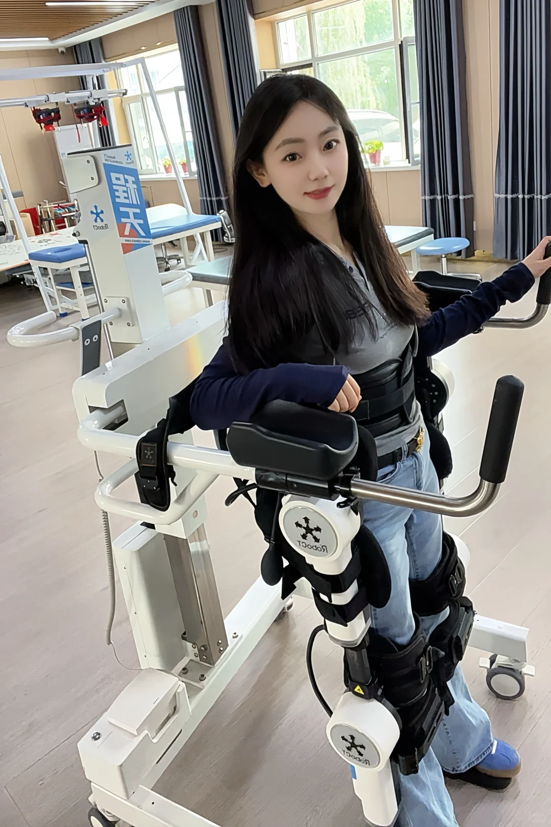 都说看着状态特别好 为什么要坐轮椅？