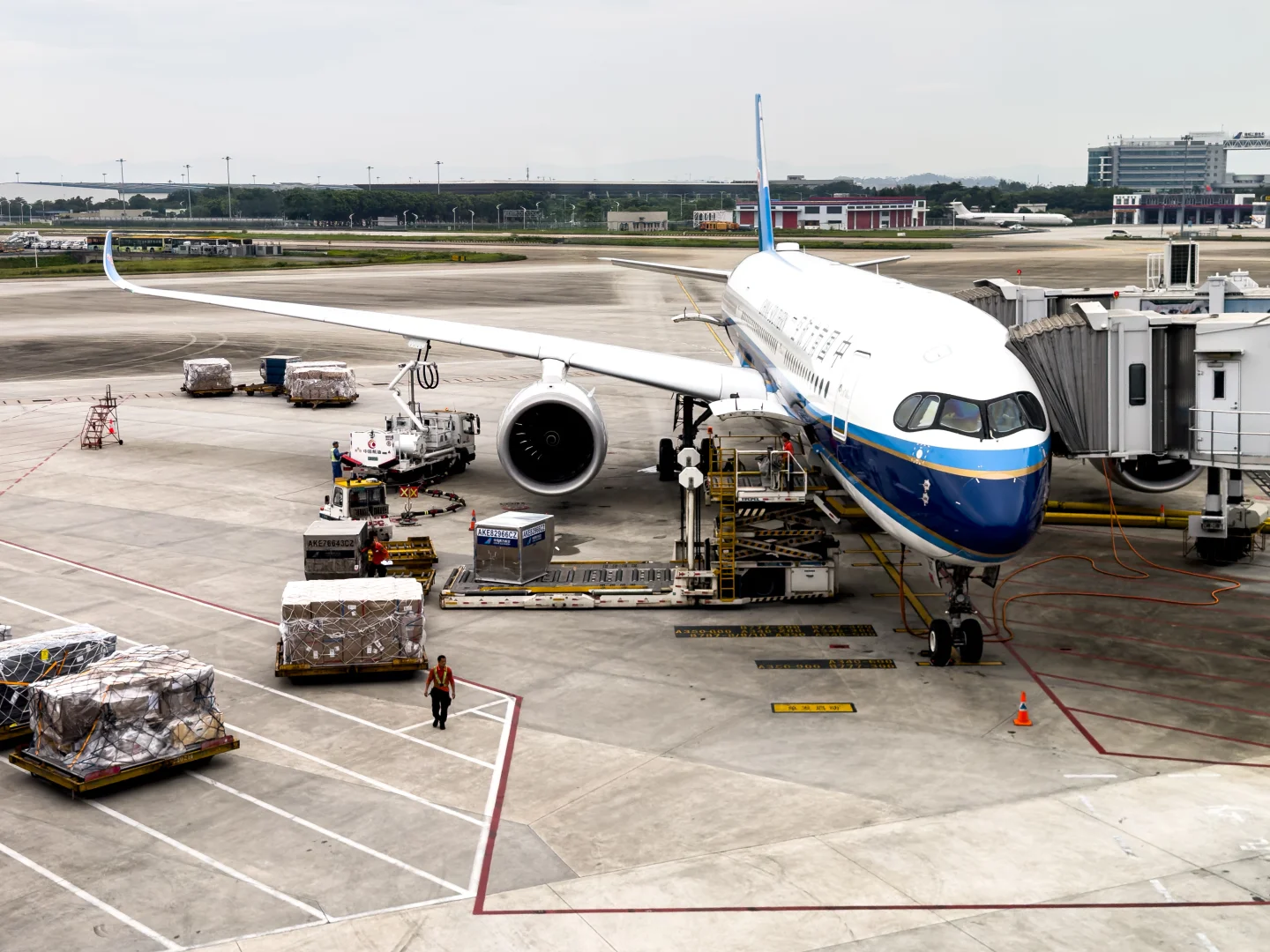 回西安也坐上A350了