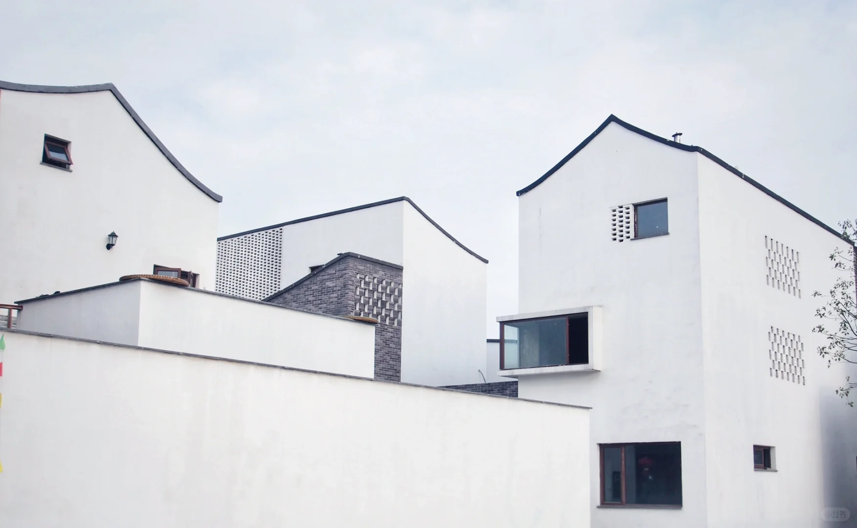 gad把吴冠中的画改造成最美回迁房:东梓关村