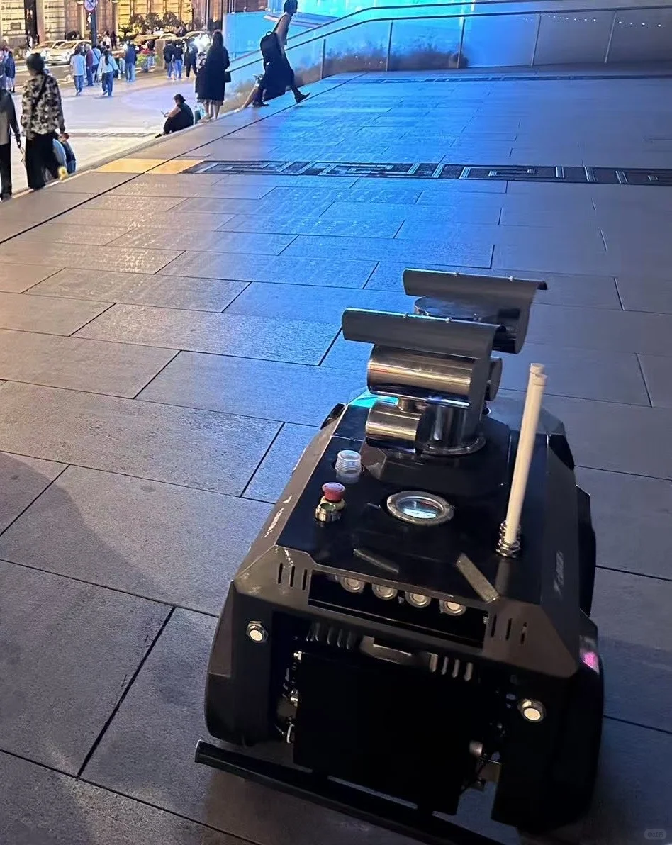 安防巡检机器人