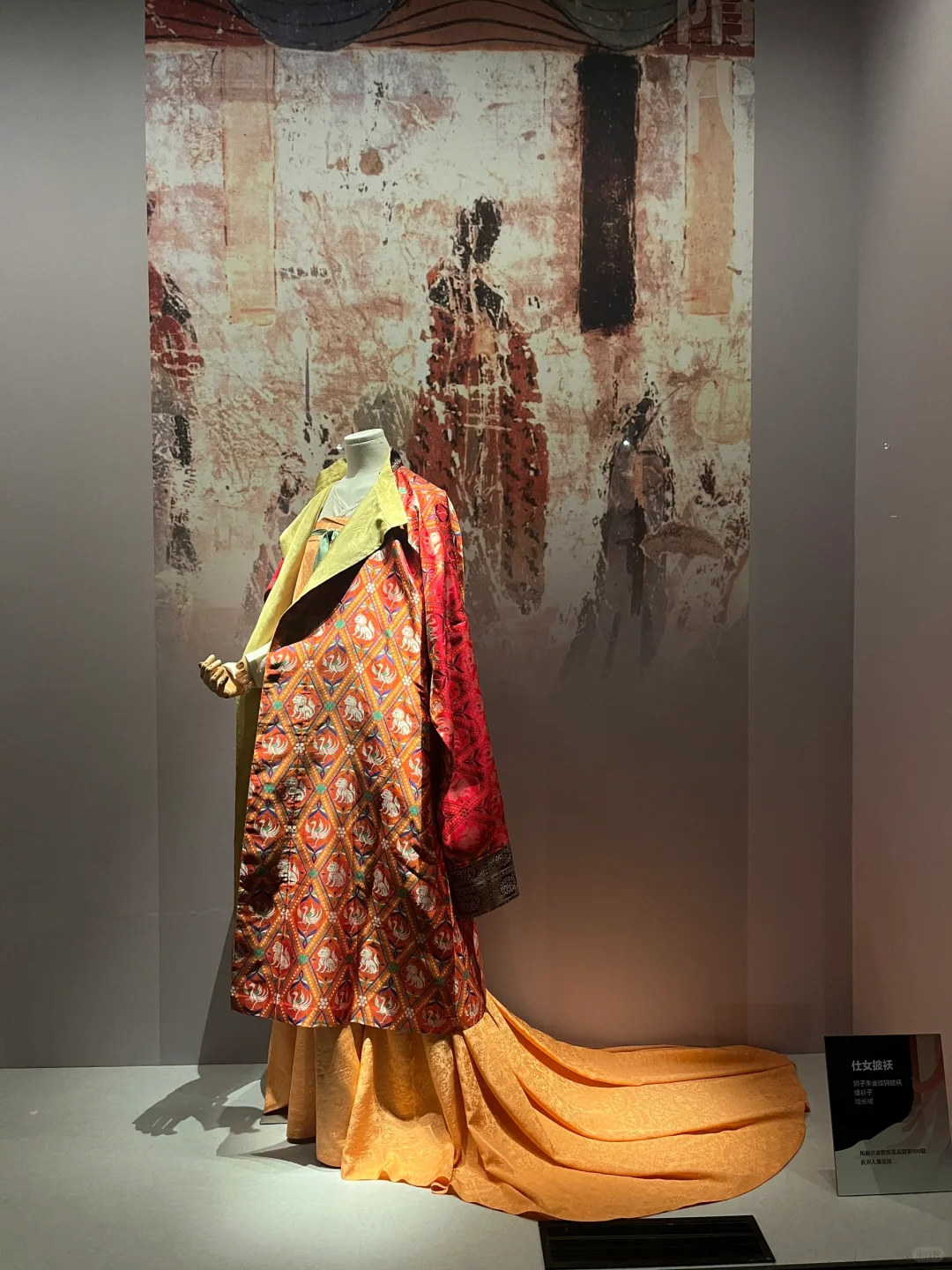 不小心闯进古画里的时装周...