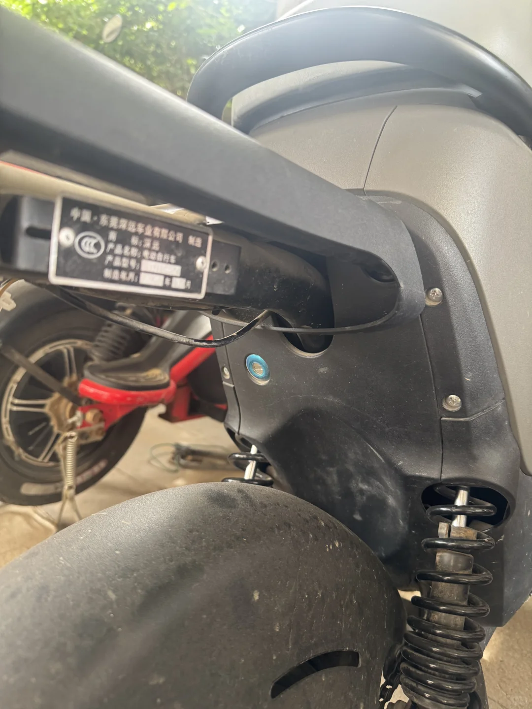 ?电动车警报器在哪里呀？