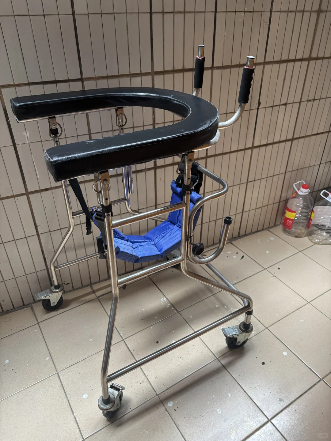 老人学步器偏瘫康复走路辅助