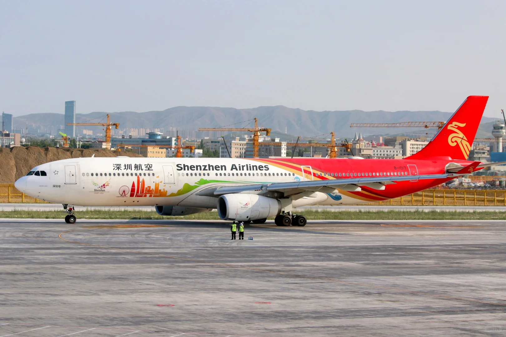 乌鲁木齐暑期宽体客机扎堆