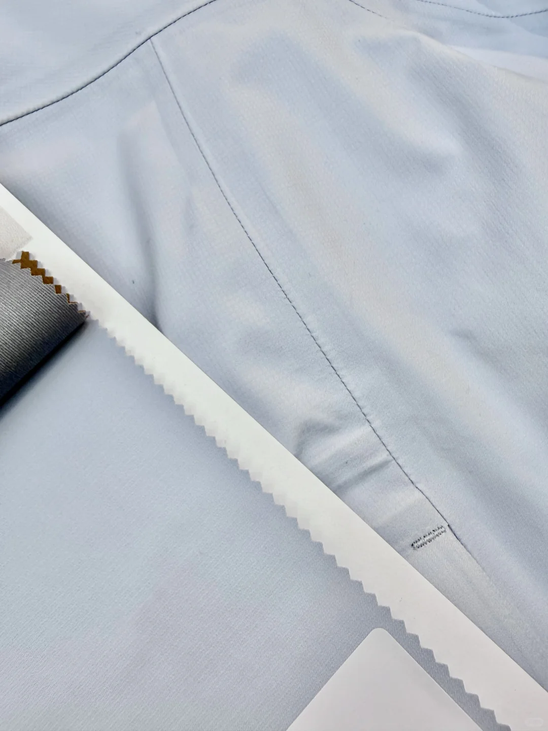 户外防水轻量级提花冲锋衣面料,秋冬必备!