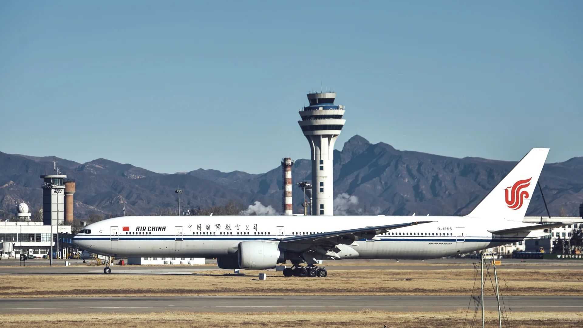 呼和浩特白塔机场重型机高光时刻