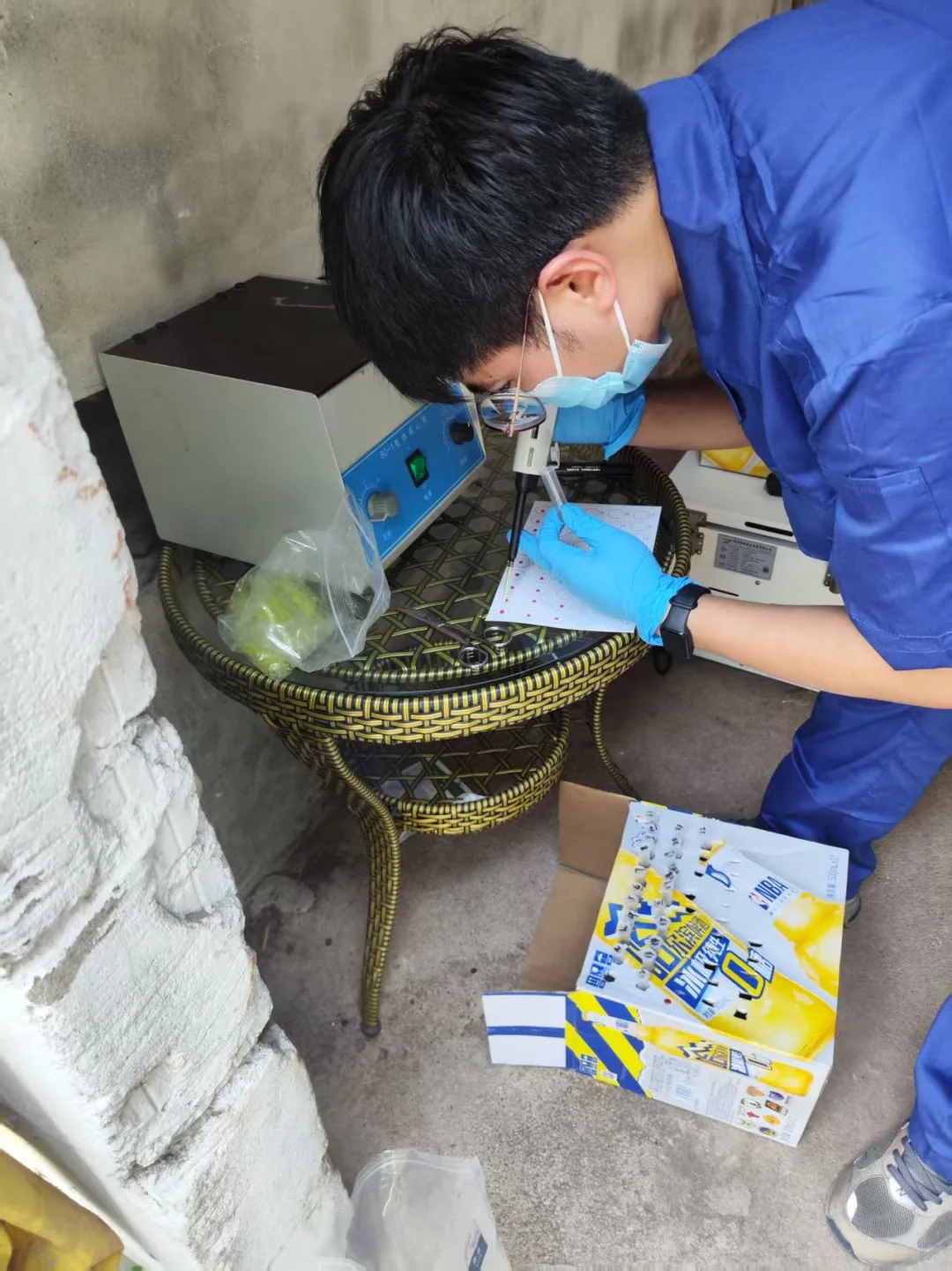 那是一条从雏鸡到牦牛的兽医路