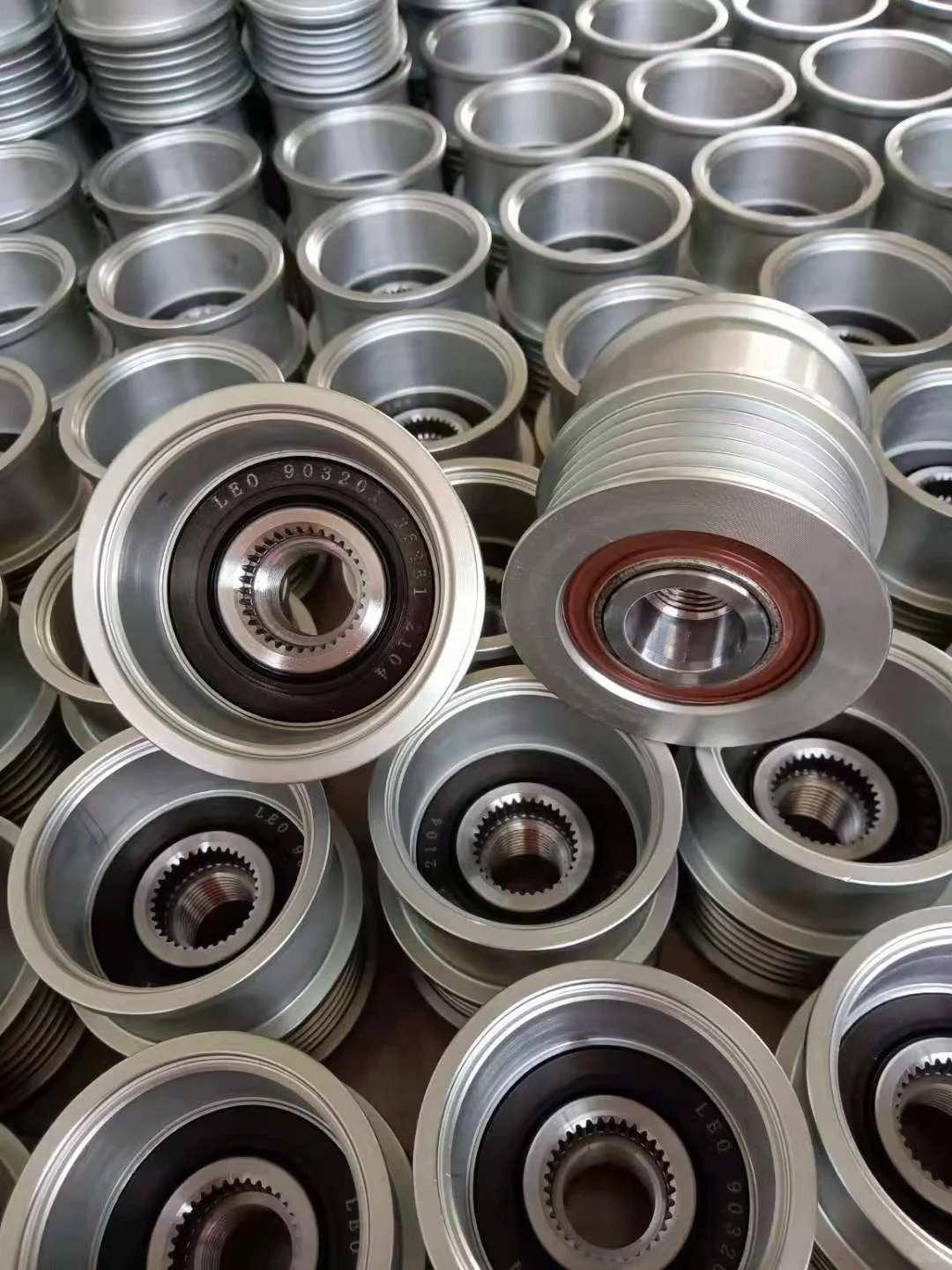 高品质水泵、张紧轮、正时套装与传动皮带，欢