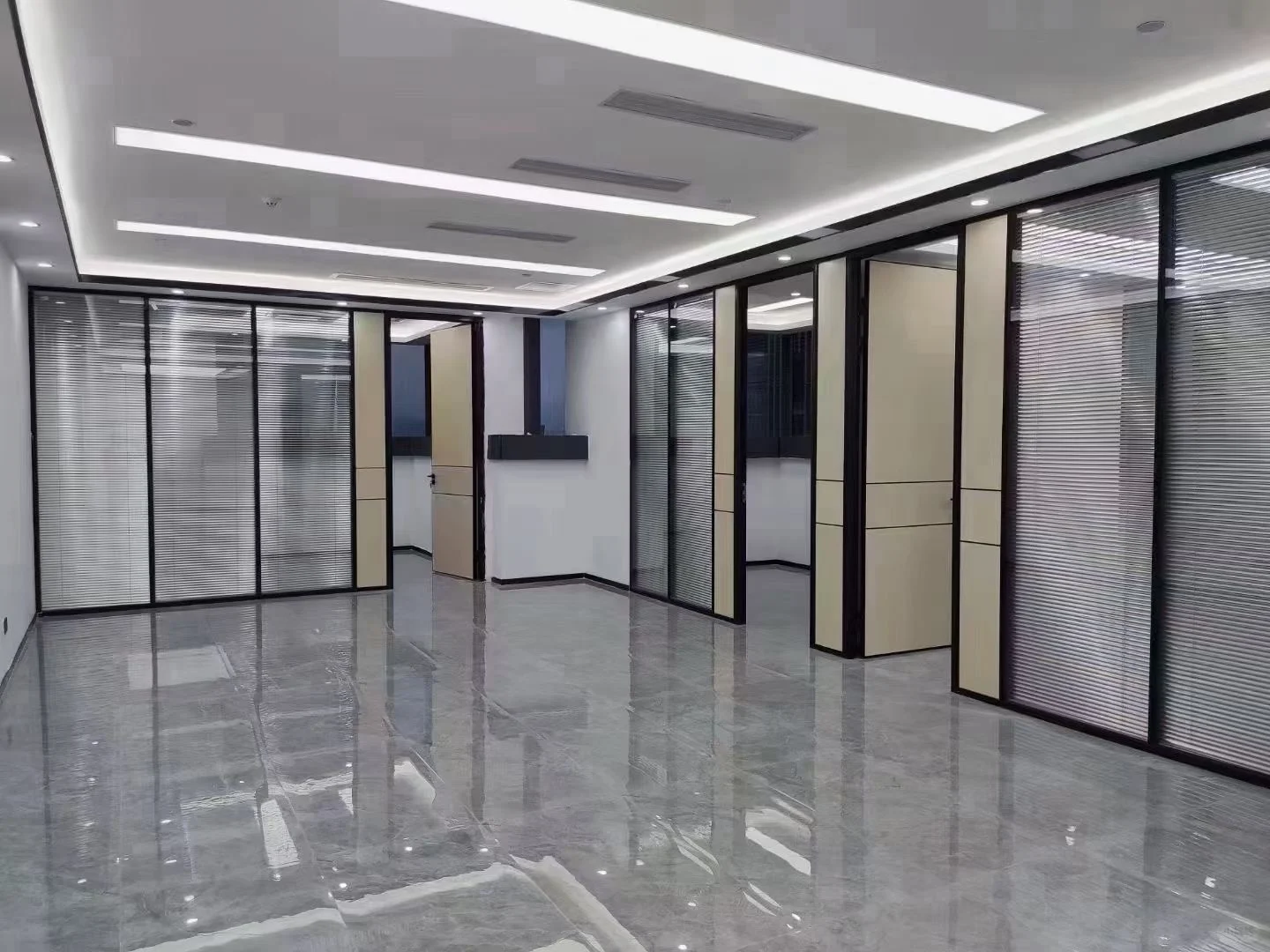 办公室装修玻璃隔断