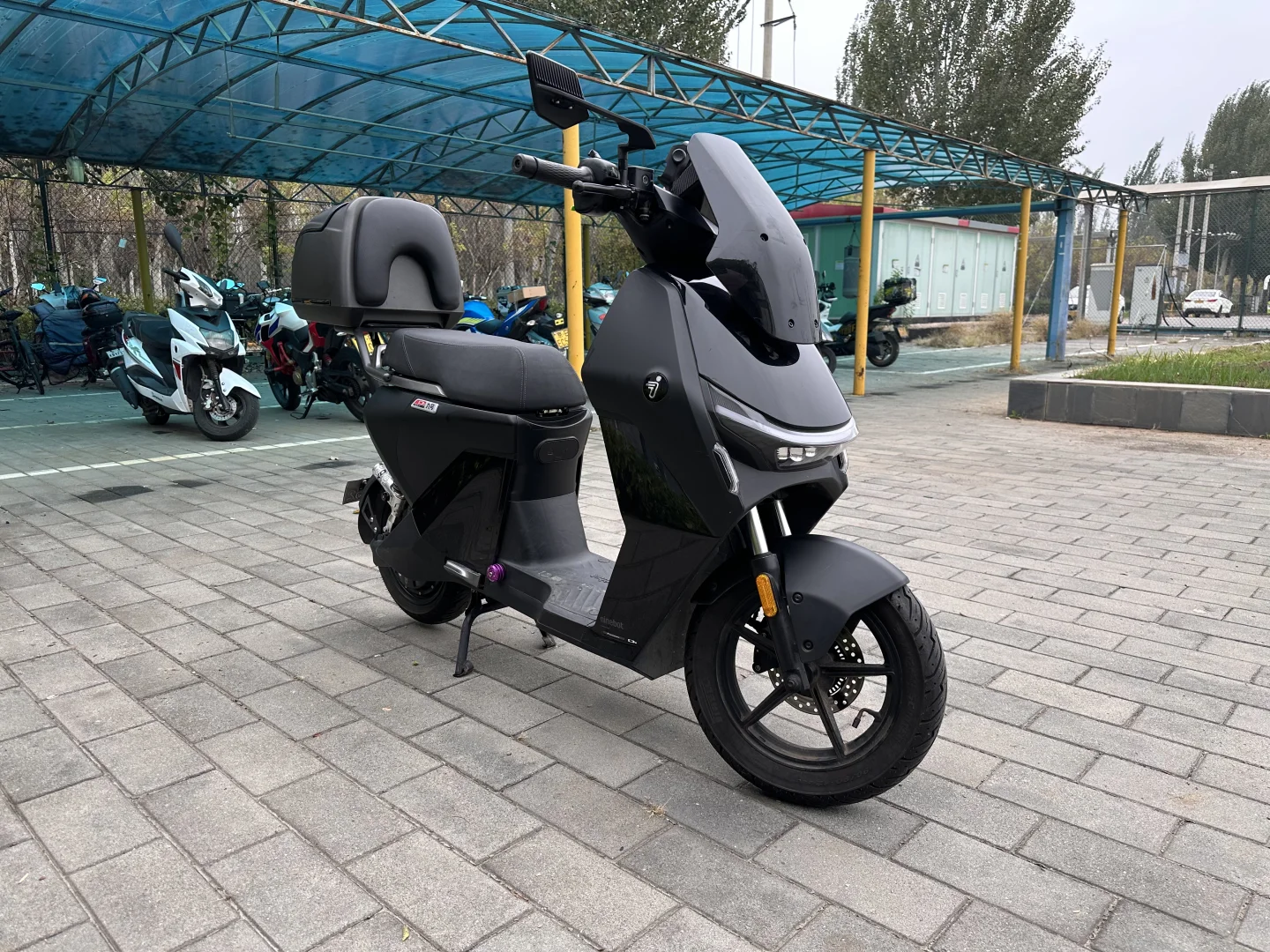 北京冬季摩托出租 8元一天 租一个月送月