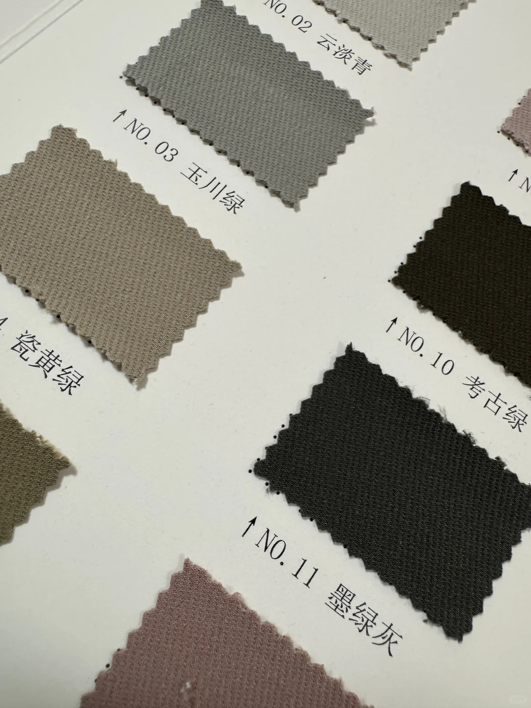 面料：骑兵斜登山布