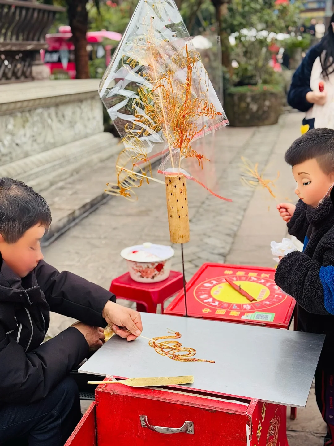 古镇奇遇！糖画摊转出童年惊喜?