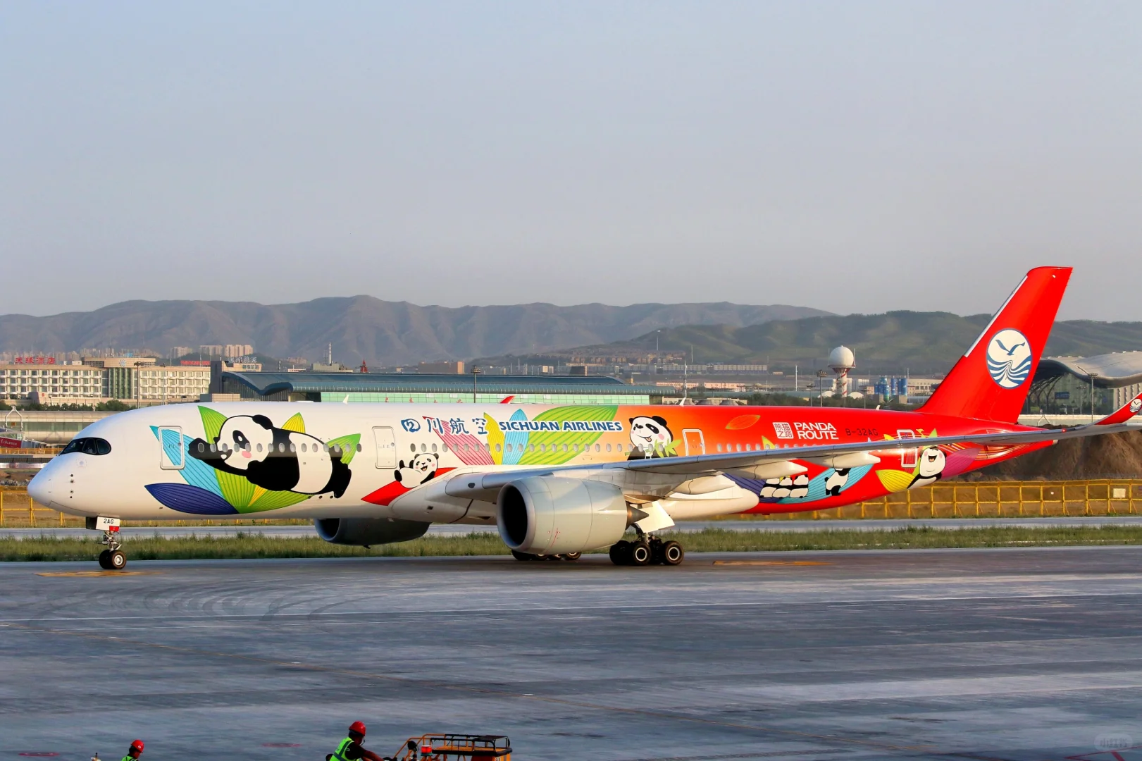 乌鲁木齐暑期宽体客机扎堆