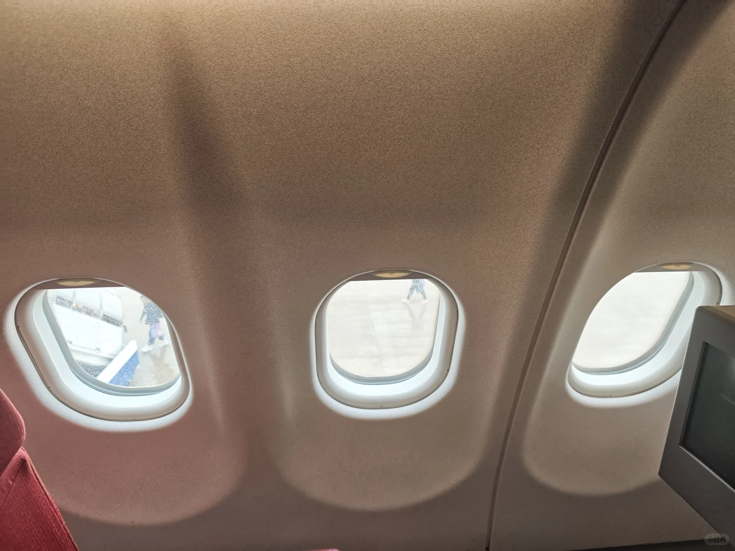 武宿机场坐着海航宽体客机(330)去新疆