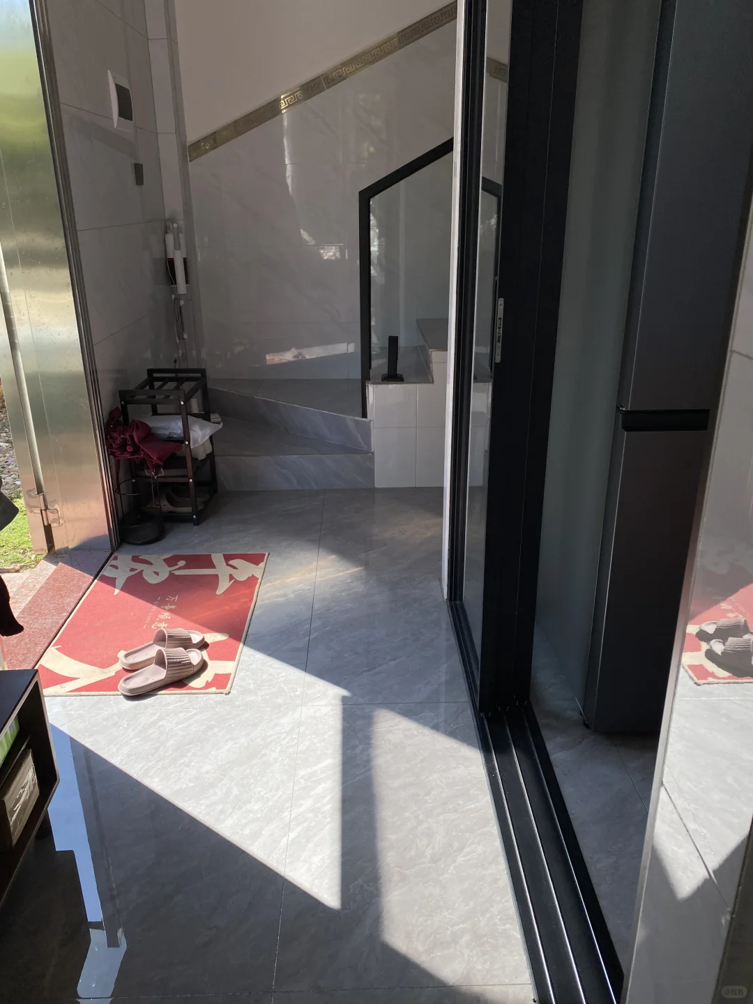 关于自建房玻璃扶手费用