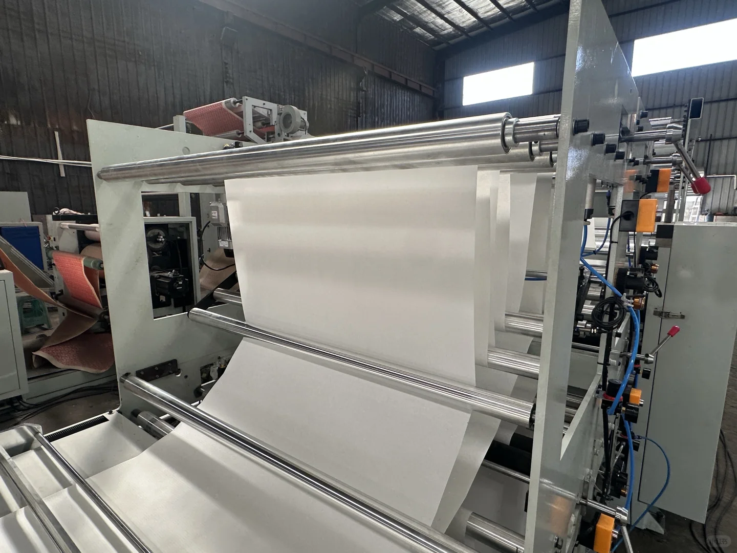 纸张四放卷压纹+分切