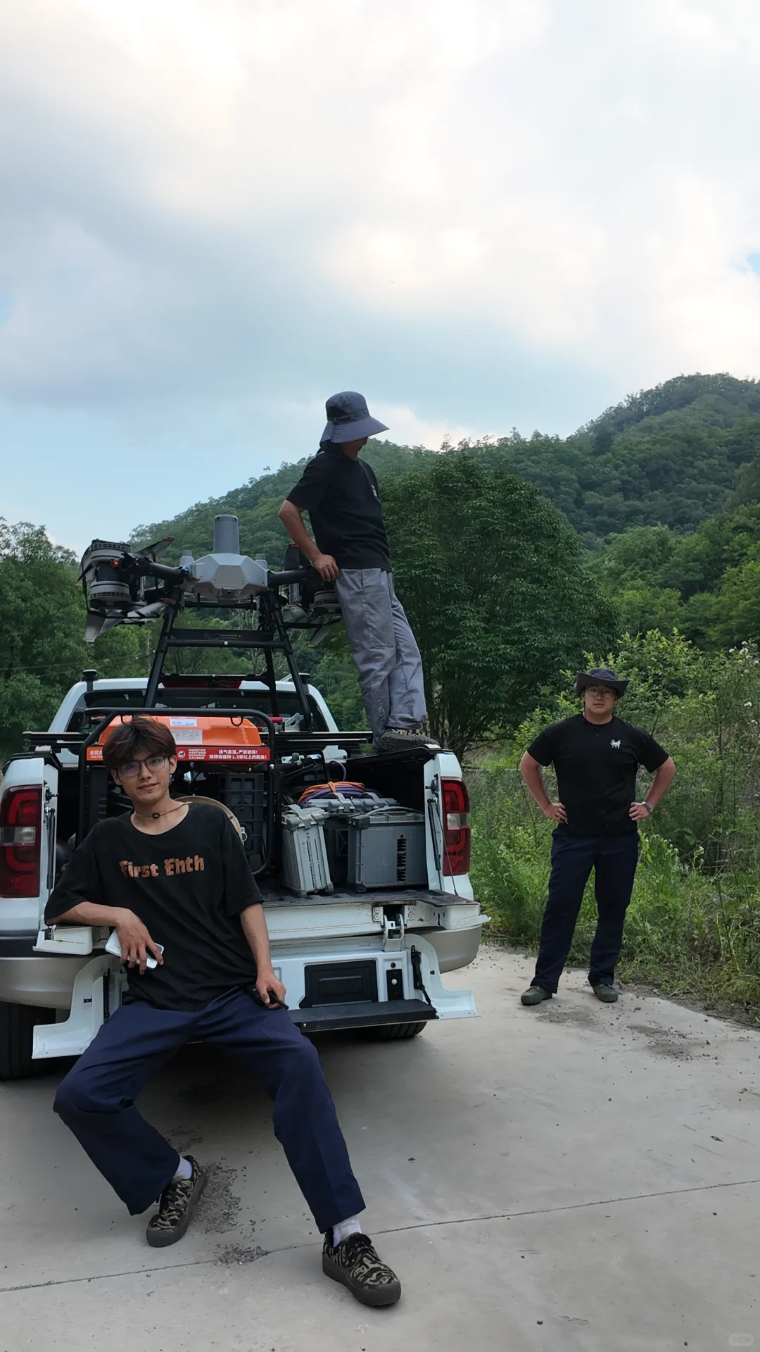 在西安，拿下中超后直接开始吊运