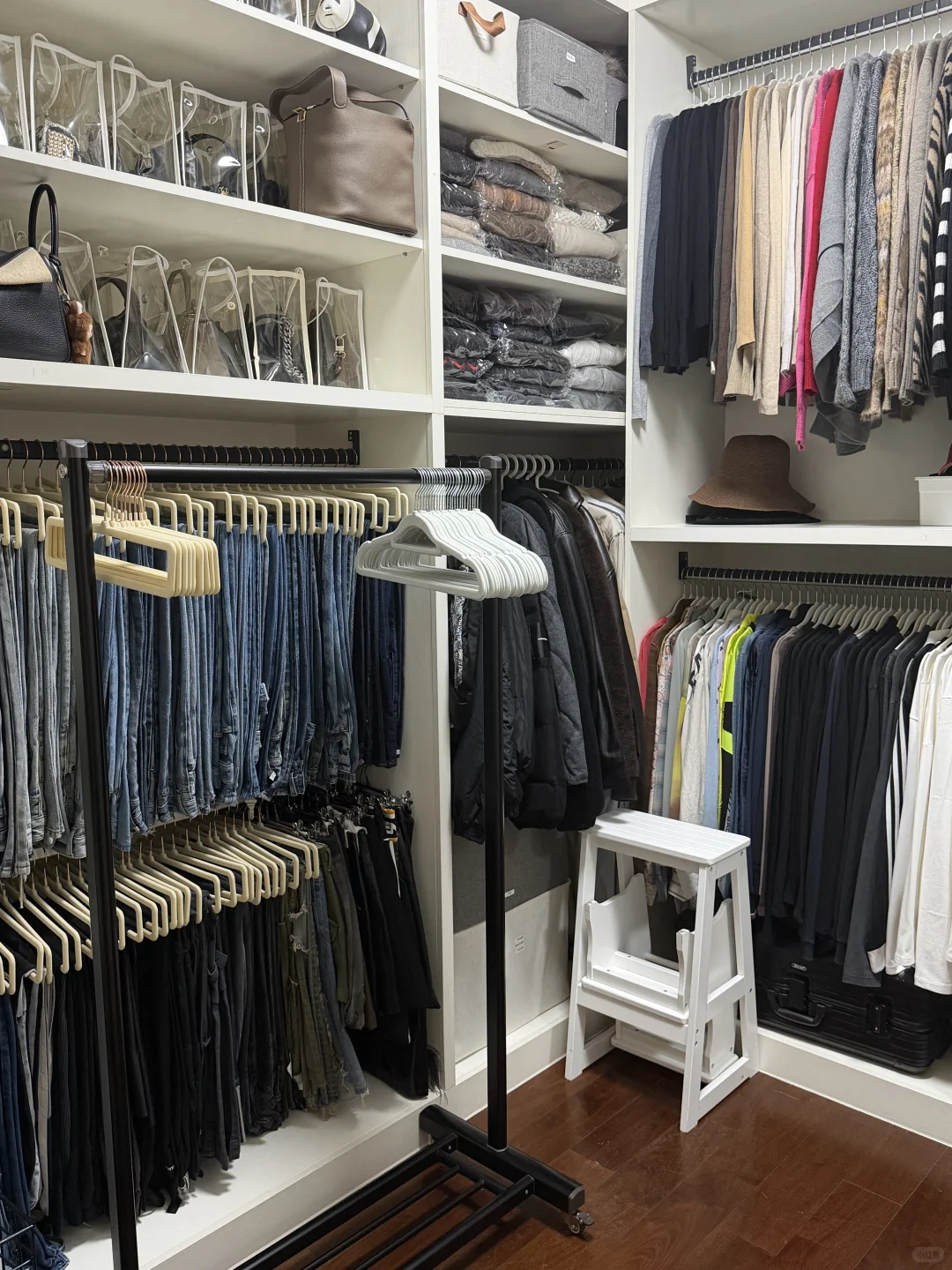 衣帽间秋冬换季断舍离|开放式衣橱也很整齐