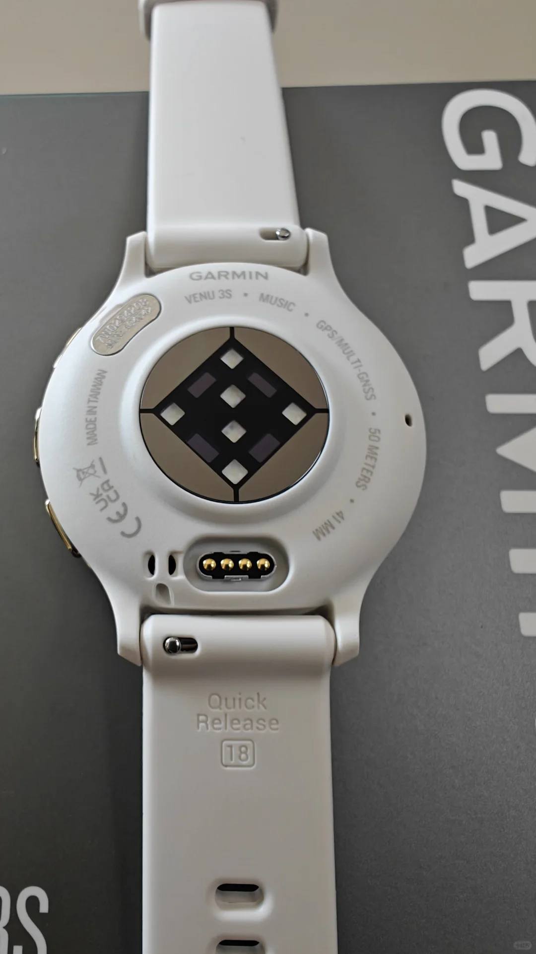 佳明Venu3s星光白 2280元一年保修