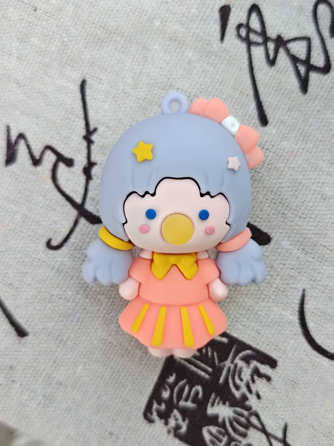 创业第一天！小学门口摆摊卖潮玩1小时