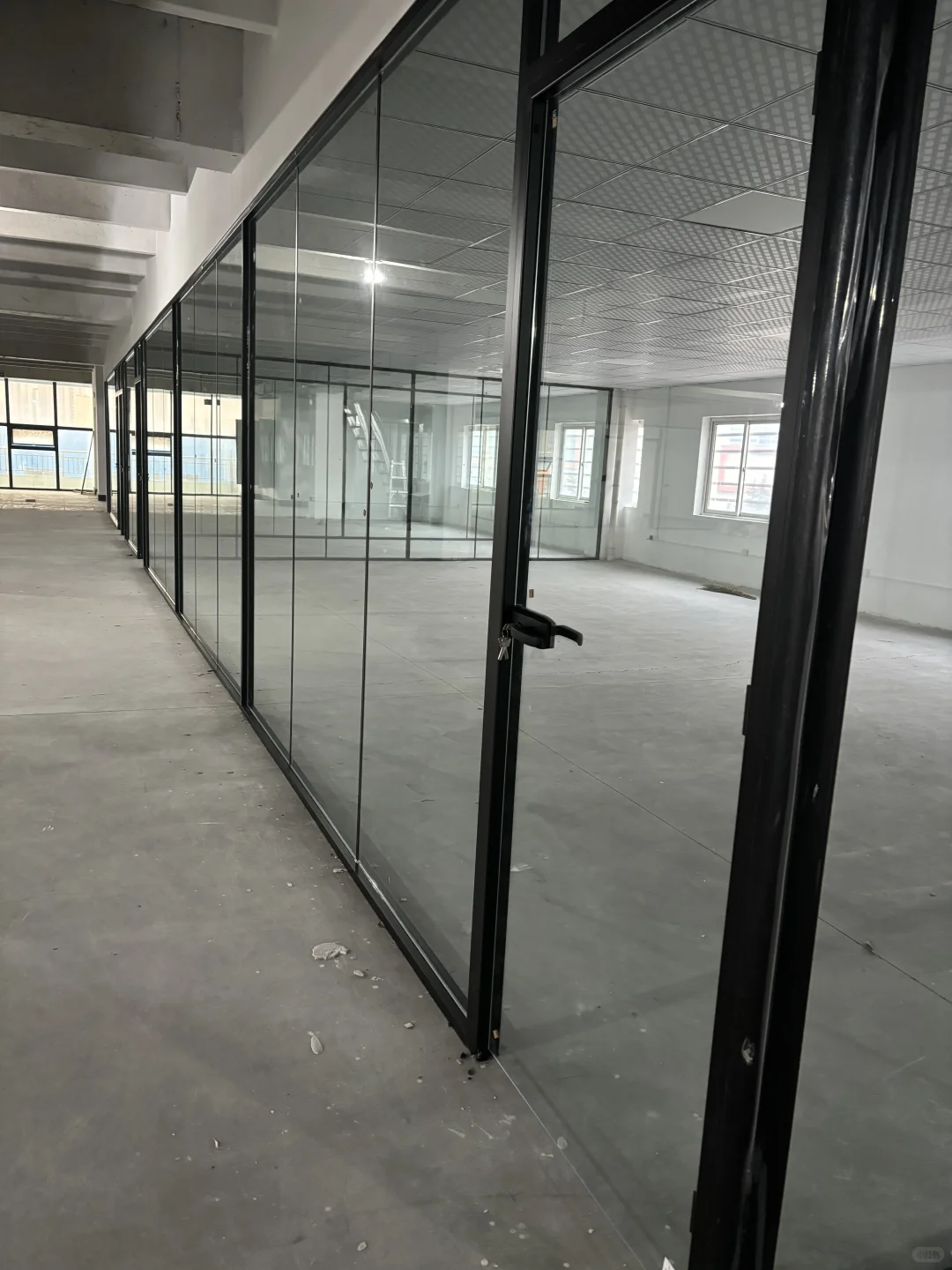 青岛透明玻璃隔断168一平方起